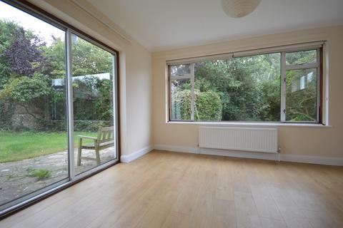3 bedroom detached bungalow to rent - Westgate, Chichester, PO19