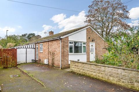 4 bedroom detached bungalow to rent, Church View,  Carterton,  OX18