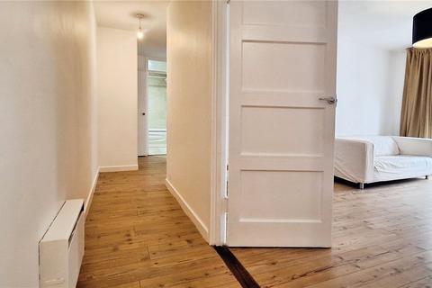 2 bedroom apartment to rent, Harriers Close, Ealing, W5
