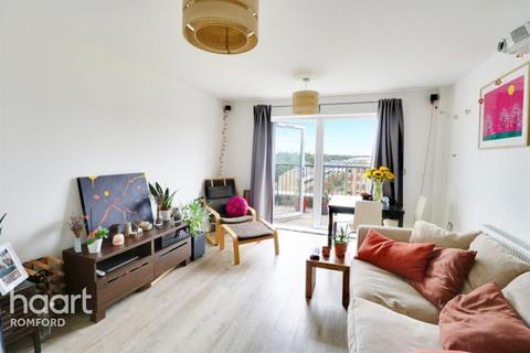 1 bedroom apartment to rent, Maxwell Road, Romford