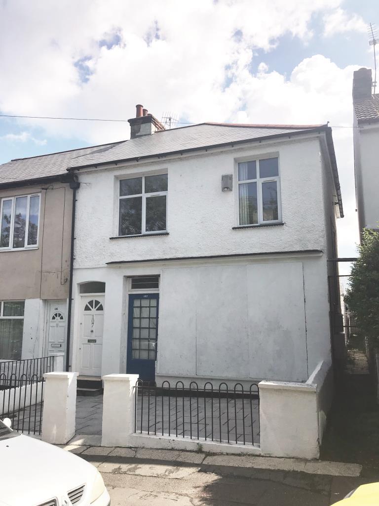 Ground Floor Flat, 107 Sun Lane, Gravesend, Kent 2 bed terraced house