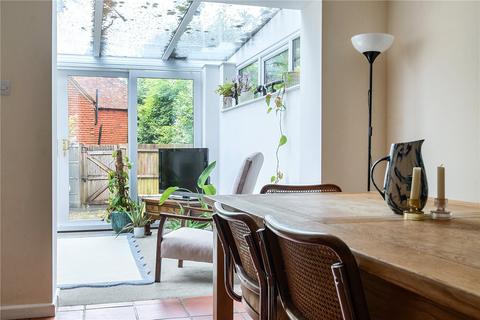 4 bedroom end of terrace house to rent, Fairholme Gardens, Farnham, Surrey, GU9