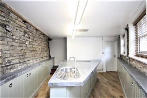 2 bedroom apartment to rent, Town Street, Stanningley