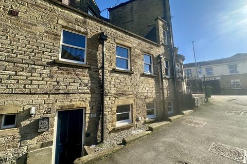 2 bedroom apartment to rent, Town Street, Stanningley