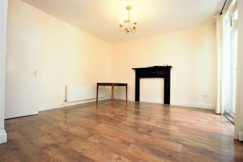 2 bedroom flat to rent, Ewart Grove,Wood Green N22
