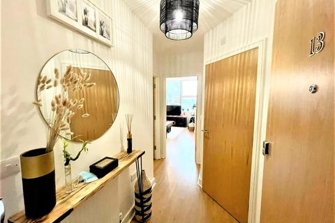 1 bedroom flat to rent, London Road, Lowfield Heath RH10