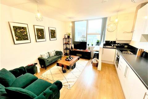 1 bedroom flat to rent, London Road, Lowfield Heath RH10
