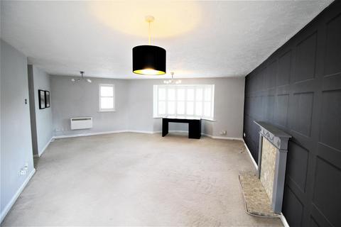 2 bedroom flat to rent, Walker Road, Maidenbower RH10