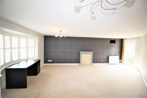 2 bedroom flat to rent, Walker Road, Maidenbower RH10