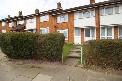 3 bedroom terraced house to rent, Baker Close, Southgate RH10