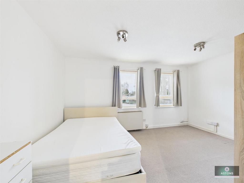 CAM04622 G0-PR0126-STILL005.jpg