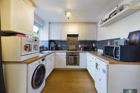 2 bedroom semi-detached house to rent, Haworth Road, Maidenbower RH10