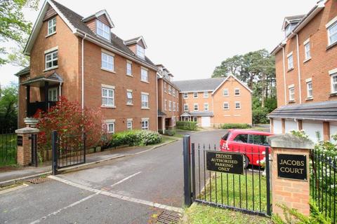 2 bedroom flat to rent, Worth Park Avenue, Pound Hill RH10