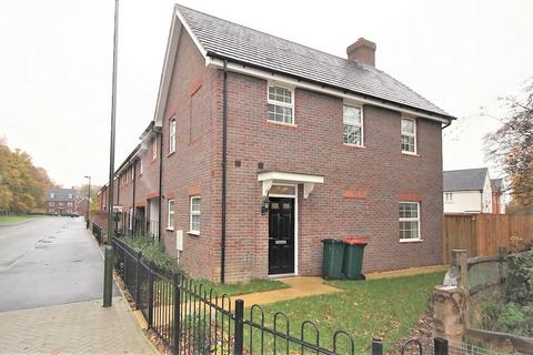 4 bedroom house to rent, Somerley Drive, Pound Hill RH10