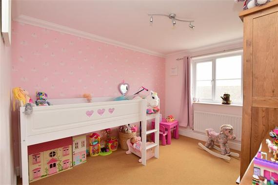 The Marches Kingsfold Horsham West Sussex 3 Bed Semi Detached House 375 000