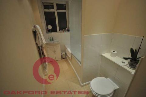 Studio to rent, Euston Road, Euston, London NW1