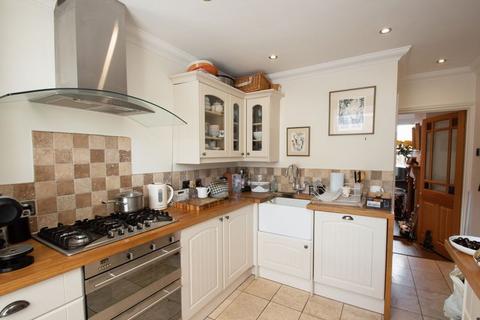 2 bedroom terraced house for sale, Victoria Road, Chichester