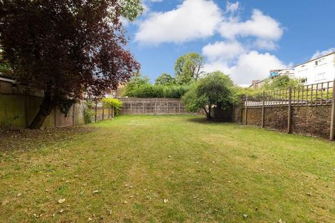 Studio to rent, N7