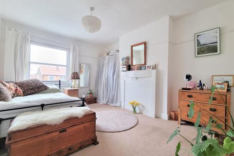 2 bedroom flat to rent, East Dulwich Road, London, SE22