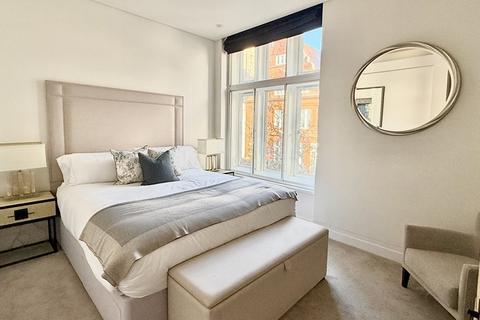 1 bedroom flat to rent, Green Street W1