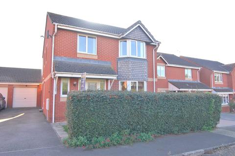 4 bedroom detached house to rent, Arrowsmith Drive, Stonehouse, Gloucestershire, GL10