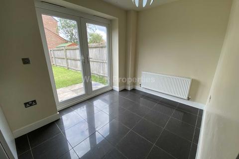 4 bedroom house to rent, Rosebeck Walk, Altrincham WA14