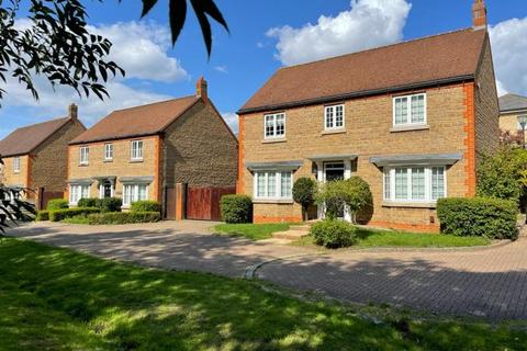 4 bedroom detached house to rent, Flynn Croft, Oxley Park