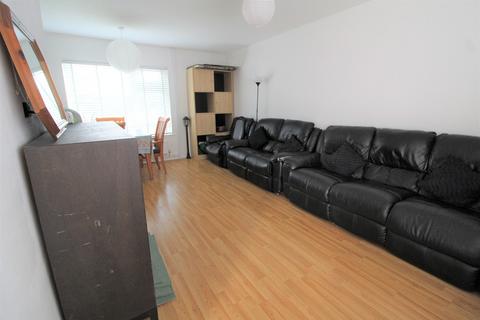 3 bedroom terraced house to rent, Winvale, Slough