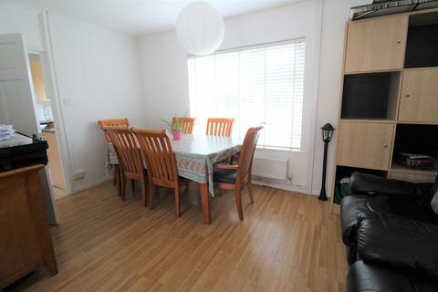 3 bedroom terraced house to rent, Winvale, Slough