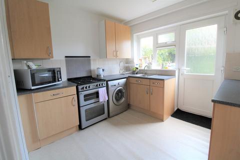 3 bedroom terraced house to rent, Winvale, Slough