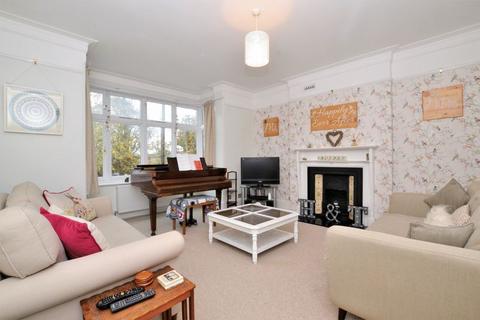 2 bedroom house share to rent - Blenheim Crescent, South Croydon