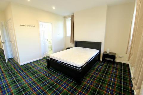 3 bedroom semi-detached house to rent, Corunna Place, Bridge of Don, AB23