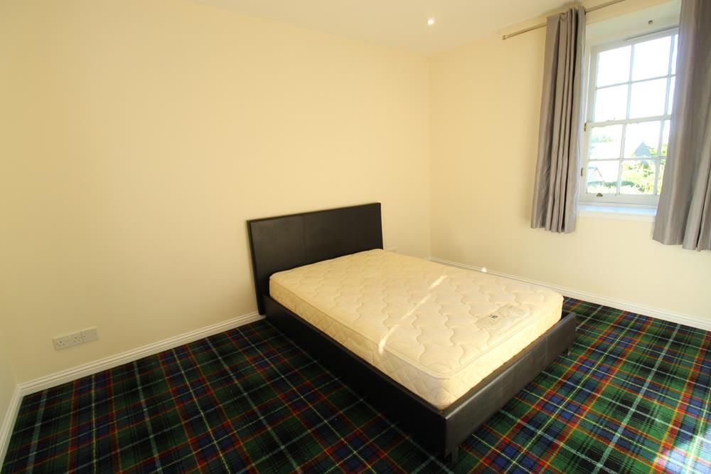 Master Bedroom photograph 3