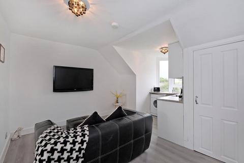 1 bedroom flat to rent, Summerfield Terrace, Top Floor Right, AB24