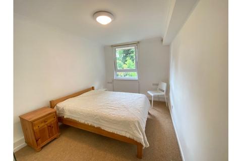 4 bedroom flat to rent, Buchanan Gardens, Kensal Green NW10