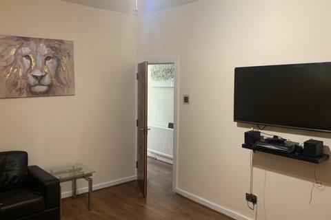 4 bedroom house to rent, Denham Street, Manchester M13