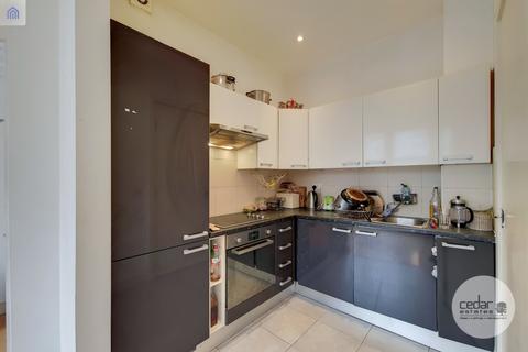 2 bedroom flat to rent, Central Buildings, Peckham SE15