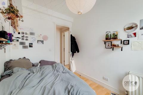2 bedroom flat to rent, Central Buildings, Peckham SE15