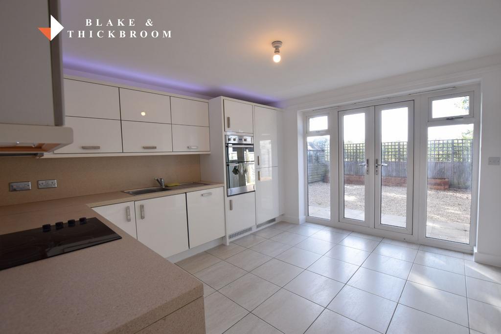 Legerton Drive, CLACTONONSEA 4 bed link detached house £1,350 pcm