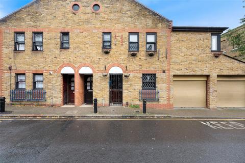 3 bedroom terraced house to rent - Greenman Street, Islington, London, N1