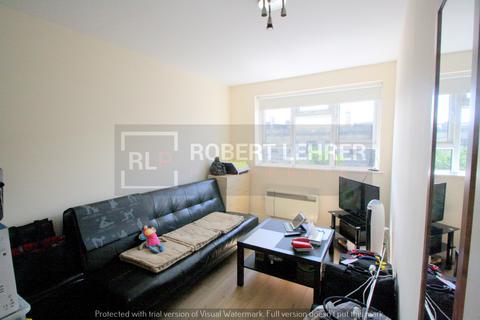 2 bedroom flat to rent, Romford Road, Forest Gate, E7