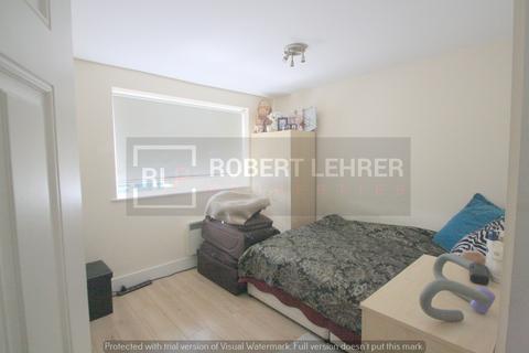 2 bedroom flat to rent, Romford Road, Forest Gate, E7
