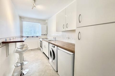 1 bedroom maisonette to rent, Church Lane, North Weald, CM16