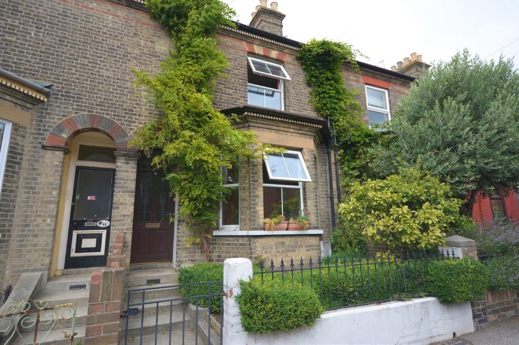 Rotterdam Road, Lowestoft, Suffolk 3 bed terraced house £130,000