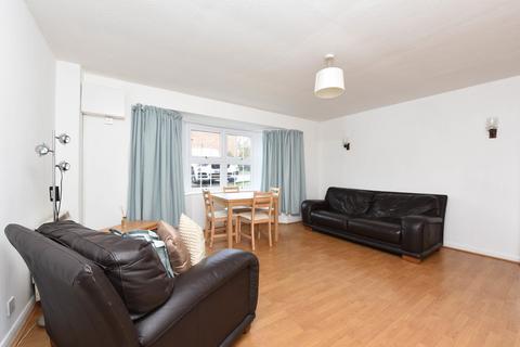 2 bedroom apartment to rent, Milton Gardens, Wokingham