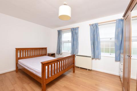 2 bedroom apartment to rent, Milton Gardens, Wokingham