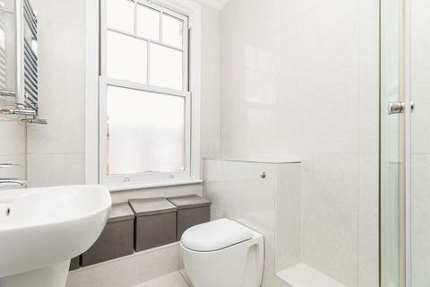 97 Oaklands Grove, London, W12 0JE
