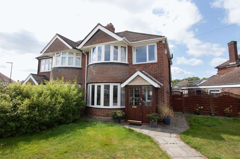 Willowbed Drive, Chichester 3 bed semidetached house £465,000