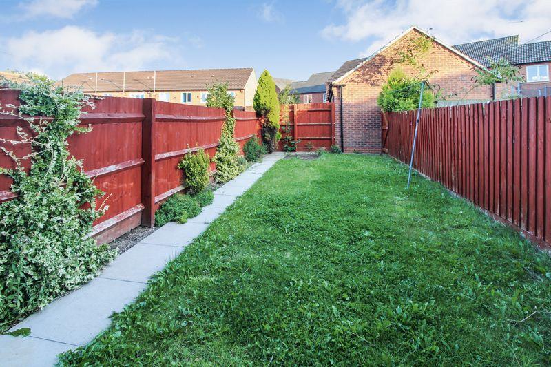 Piper Close, Mansfield Woodhouse, Notts, NG19 7GG 2 bed townhouse £