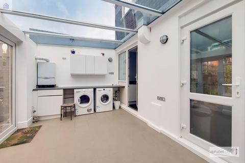 4 bedroom terraced house to rent, SMYTHE STREET, POPLAR, E14 0HF